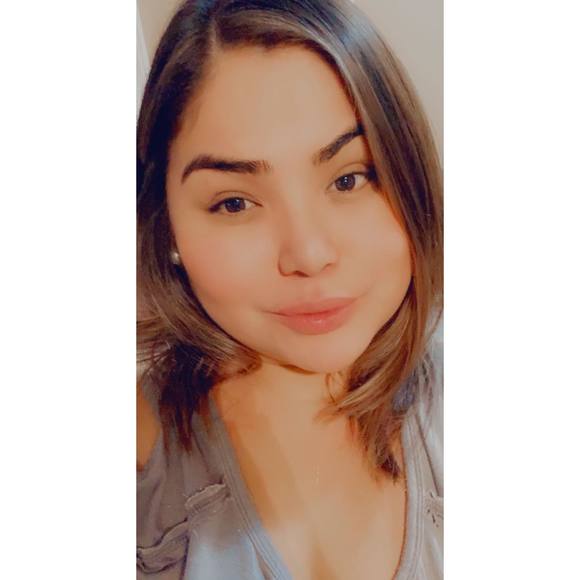 Meet your Posher, April - Picture 1 of 1